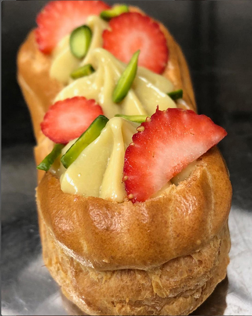 Strawberry & Pistachio Éclair